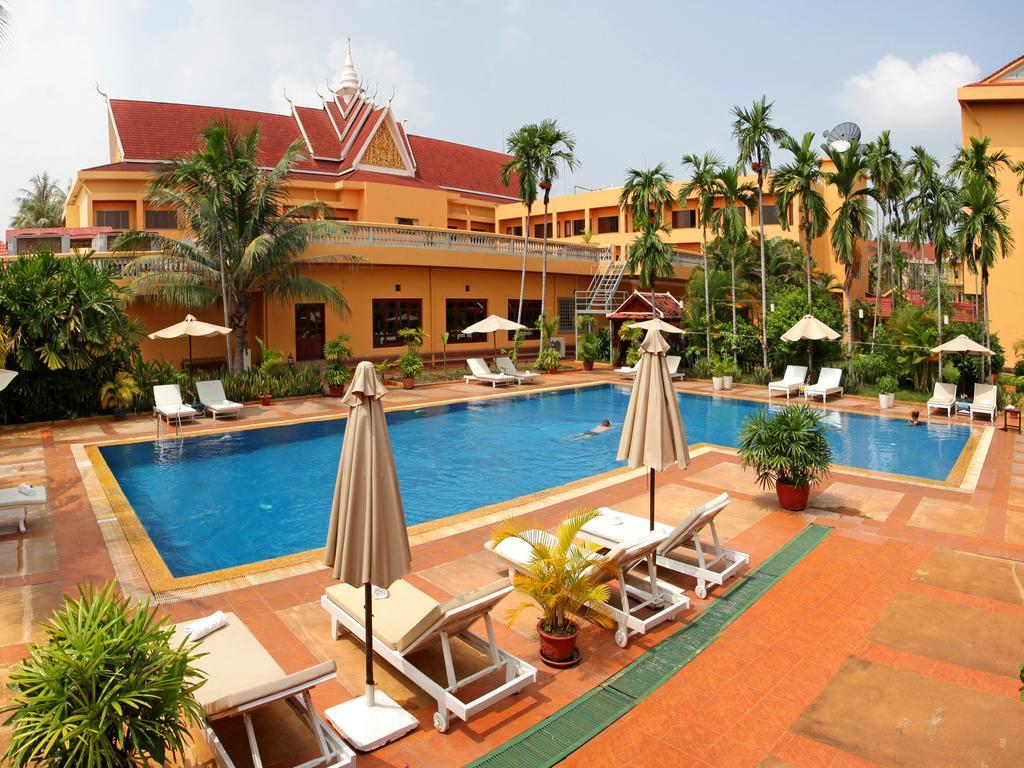Angkor Hotel Siem Reap Exterior foto