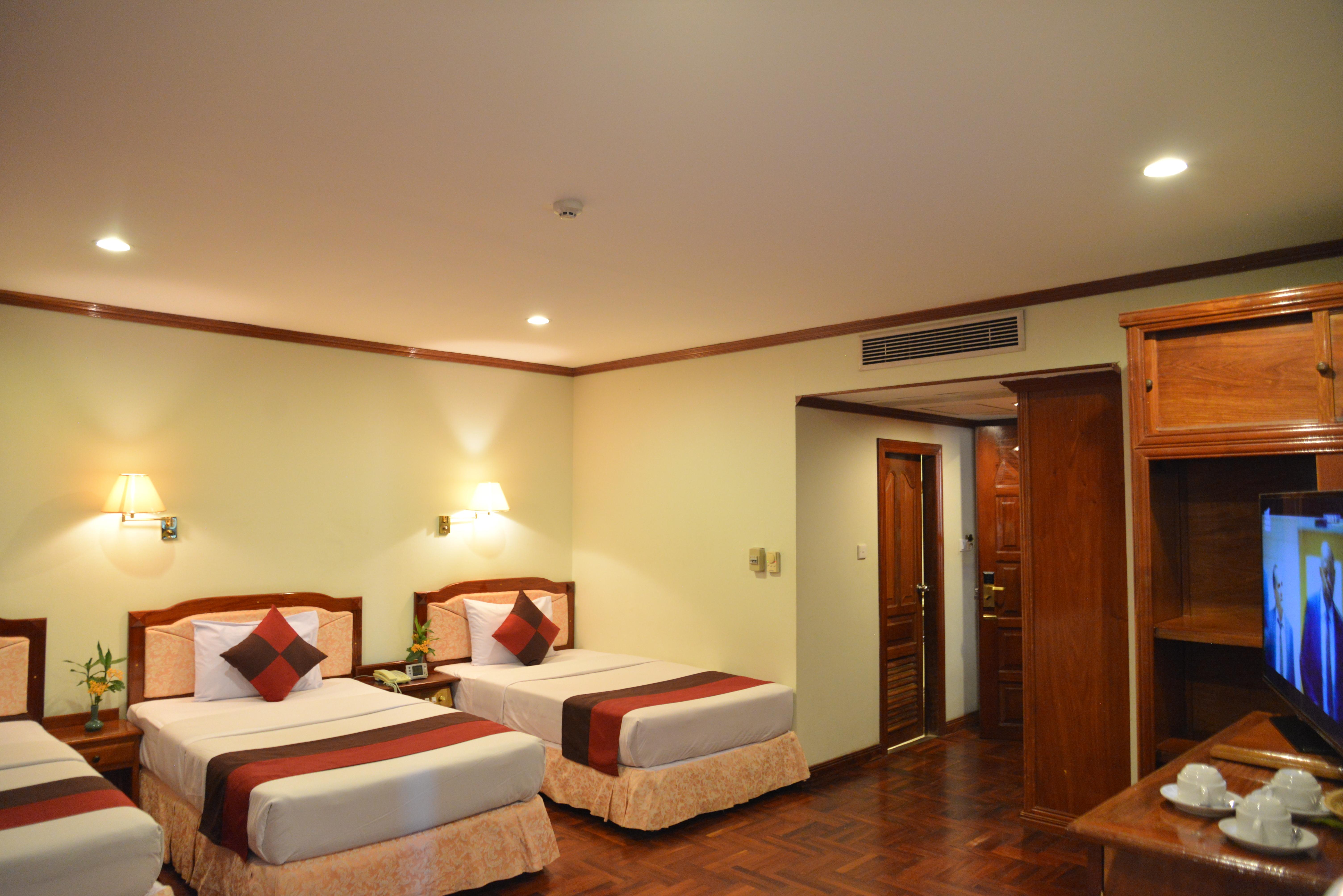 Angkor Hotel Siem Reap Exterior foto