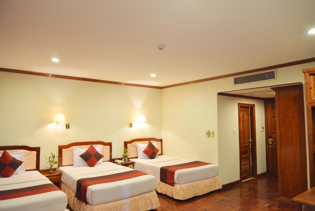 Angkor Hotel Siem Reap Exterior foto