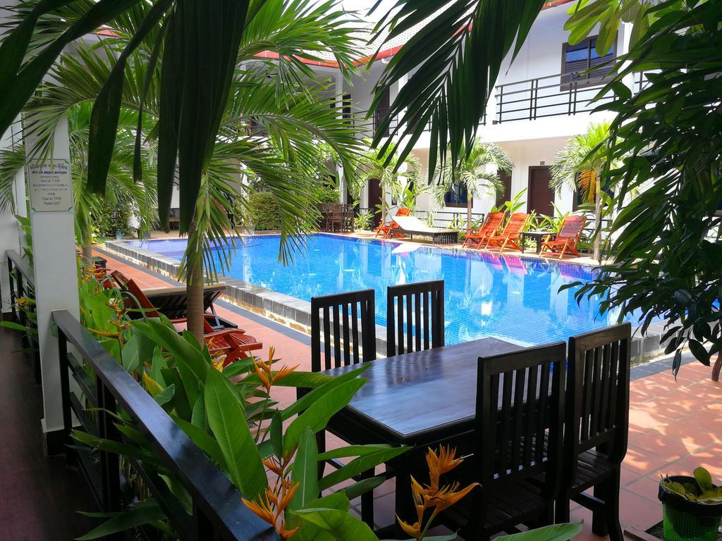 Angkor Hotel Siem Reap Exterior foto